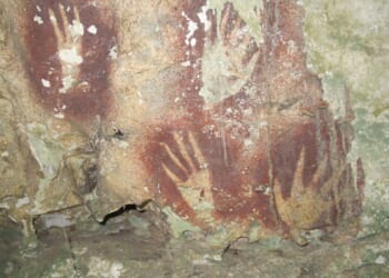Oldest rock art yet to be found are Indonesian handprints on cave walls