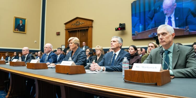 Health insurance CEOs say they lose money in Obamacare marketplace despite subsidies