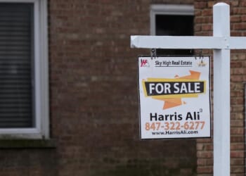 Average U.S. long-term mortgage rate gets higher, still near lowest point in more than 3 years