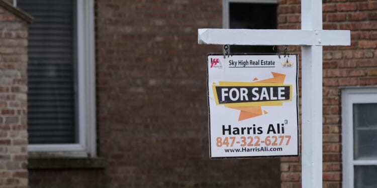 Average U.S. long-term mortgage rate gets higher, still near lowest point in more than 3 years