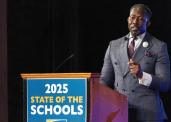 Ian Roberts, illegal immigrant who was school superintendent in Iowa, pleads guilty to two felonies