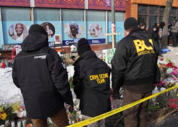 Minneapolis police chief challenges federal account of Alex Pretti shooting