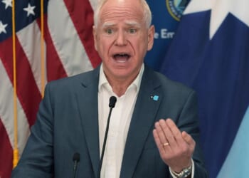 WATCH: Minnesota Gov. Tim Walz demands accountability following Alex Pretti shooting