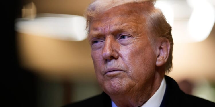 Trump traveling to Iowa to kick off domestic travel blitz, focus on midterms