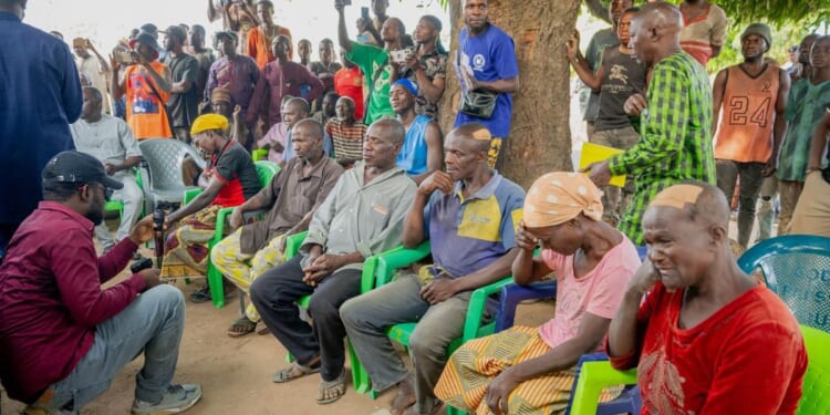 U.S. sends weapons to Nigeria just before kidnappers grab 176 Christians