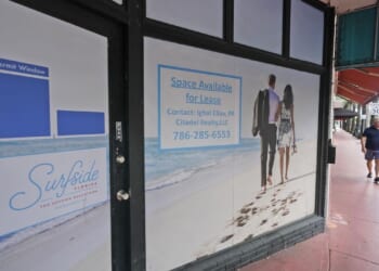 Americans' confidence in the U.S. economy drops sharply in January to lowest level since 2014