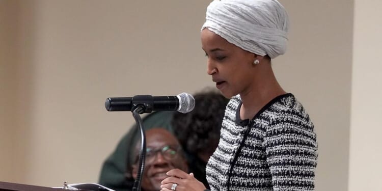 Hakeem Jeffries says Trump's comments about attack on Rep. Ilhan Omar 'fan the flames'