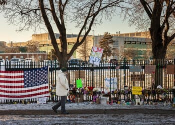 Trump, Democrats clash over ICE cooperation, deal to diffuse violence in Minneapolis in jeopardy