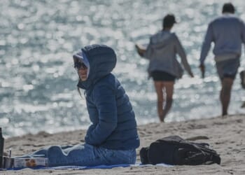 Florida bracing for frost and possible snow flurries as winter storms hit other parts of the U.S.