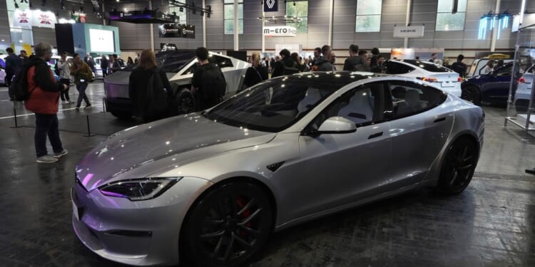 Tesla winding down production of its Model S and Model X cars to make more robots