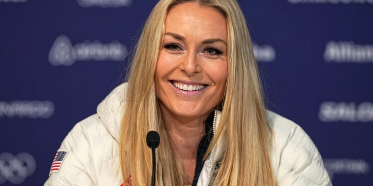 Lindsey Vonn 'confident' she can compete in Milan despite ruptured ACL in left knee