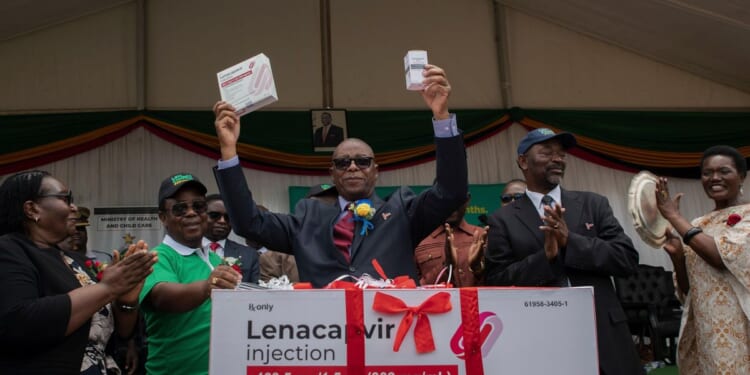 U.S. to stop health aid to Zimbabwe after funding talks collapse