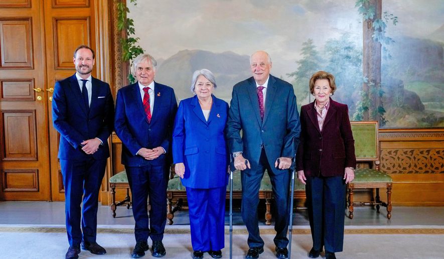 From left, Norway's Crown Prince Haakon, Whit Grant Fraser, Canada's Governor General Mary Simon, King Harald and Queen Sonja in audience at the Norwegian Palace in Oslo, Wednesday, Feb. 4, 2026. (Javad Parsa/NTB via AP)