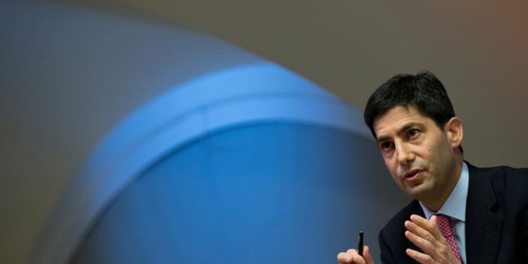 Donald Trump expects his Fed pick and AI to deliver replay of the '90s boom. Economists have doubts