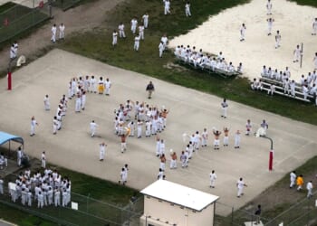 Court ruling lets members of Congress inspect ICE facilities