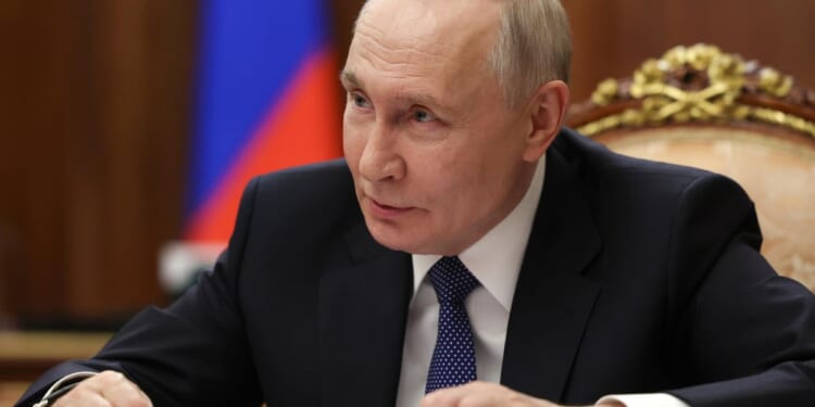 Russia cracks down on phones, social media as Putin prepares another military draft