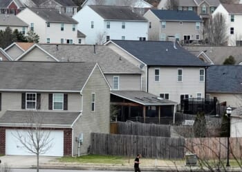 Average U.S. long-term mortgage rate ticks up to 6%, ending a three-week slide