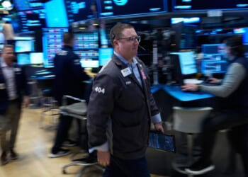 U.S. stocks lose ground as war with Iran keeps pressure on oil prices