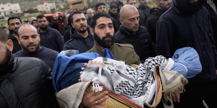 Israeli soldiers fire on family car in occupied West Bank, killing 4