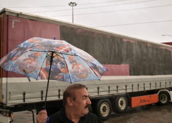 Iranians cross into northern Iraq for cheaper food, internet and work after border reopens