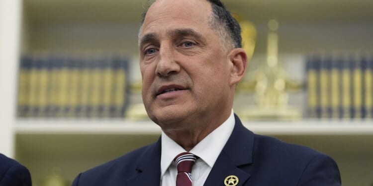 CIA, FBI help U.S. Marshals Service probe pizza doxxing, judicial threats