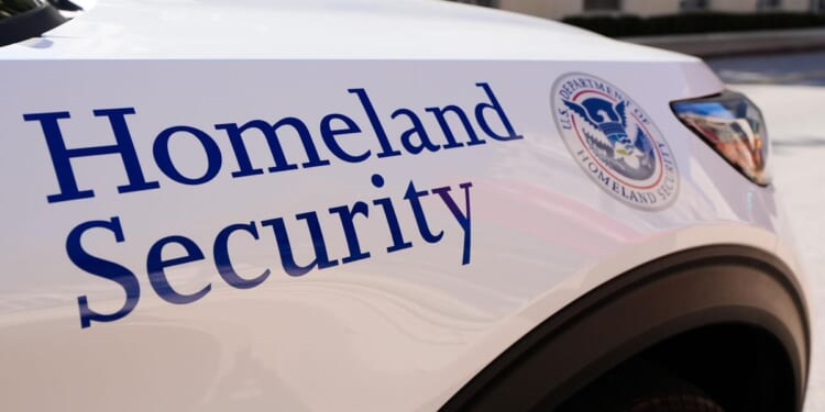 Lawmakers struggle to make headway on Homeland Security funding