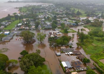 Over 4,000 told to evacuate flooding in Hawaii as officials warn 120-year-old dam could fail