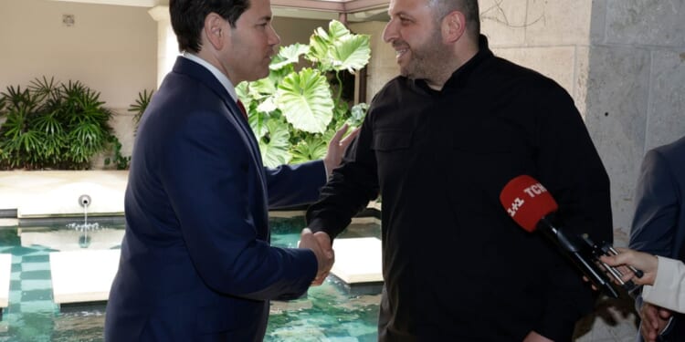 Russian strike on Zaporizhzhia kills 2 as Ukraine seeks to move forward peace talks