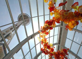 Man charged for assault, causing $240,000 in damage at Seattle glass museum