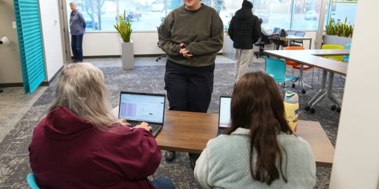 TSA officers share how they’re scraping by without pay