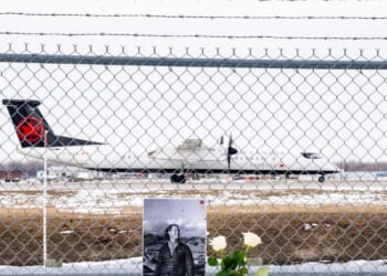 Air Canada CEO apologizes for his inability to speak French after plane crash