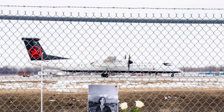 Air Canada CEO apologizes for his inability to speak French after plane crash