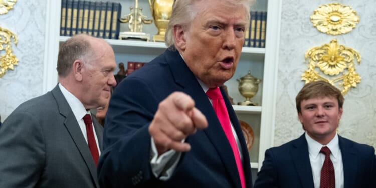 Trump extends deadline on Iran to April 6