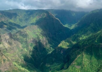 3 killed in tourist helicopter crash off the coast of the Hawaiian island of Kauai