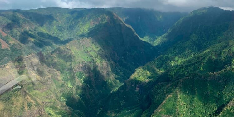 3 killed in tourist helicopter crash off the coast of the Hawaiian island of Kauai