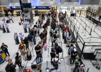 Trump, TSA union, some lawmakers urge Congress to return to Washington to end DHS shutdown