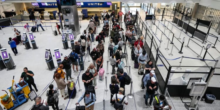 Trump, TSA union, some lawmakers urge Congress to return to Washington to end DHS shutdown