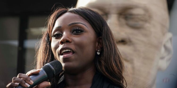 Feds probe whether NYC Council member, Hochul aide took bribes to help migrant shelter provider