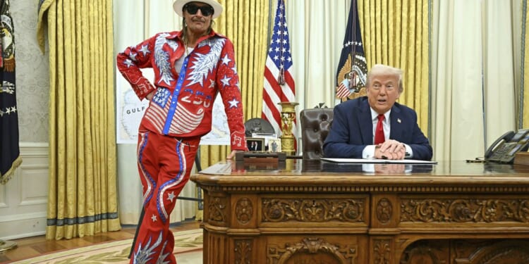 Army investigates helicopters that hovered at Kid Rock’s home