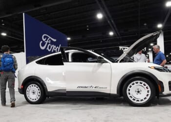 Systems that let drivers take their hands off the wheel don’t improve safety, NTSB head says