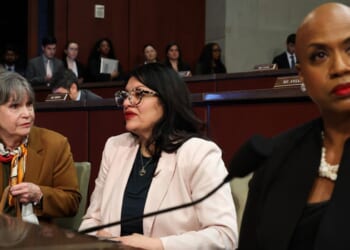 4 GOP Reps Help a Squad Member Oppose Trump Migrant Policy