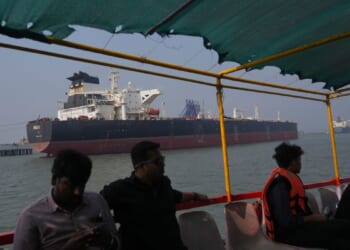 Iran stresses U.S. will not access Strait of Hormuz, while Tehran aims to make money from waterway