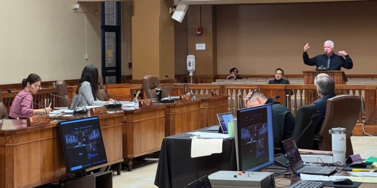 Honolulu council criticizes slow city response to North Shore flooding