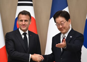 French and South Korean leaders say they’ll work together on the Strait of Hormuz