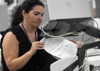 Two illegal immigrants in Florida plead guilty to voting in U.S. elections