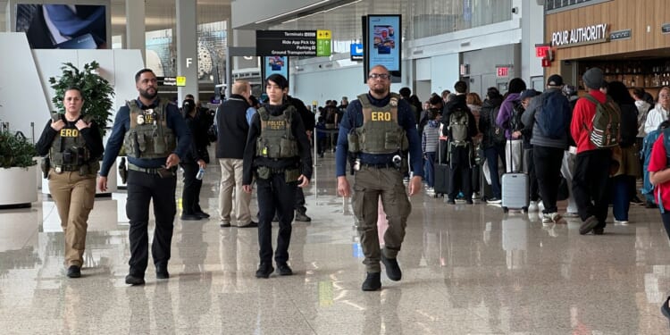 TSA tips lead to more than 800 arrests by ICE
