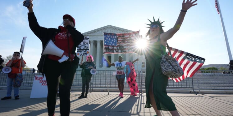 New poll finds most Americans want limits on birthright citizenship