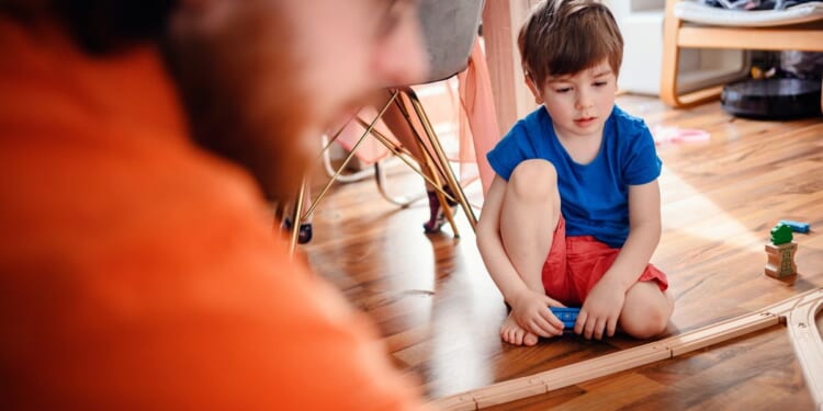 ‘Benign neglect’ parenting is having a moment, but experts remain unsure