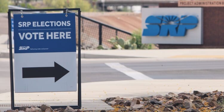 Renewable energy advocates make gains in fight over future of big Arizona power utility