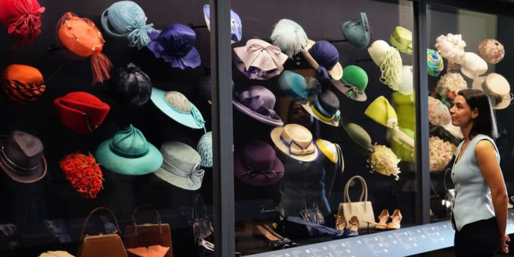 5 questions about Queen Elizabeth II’s fashion exhibition at Buckingham Palace